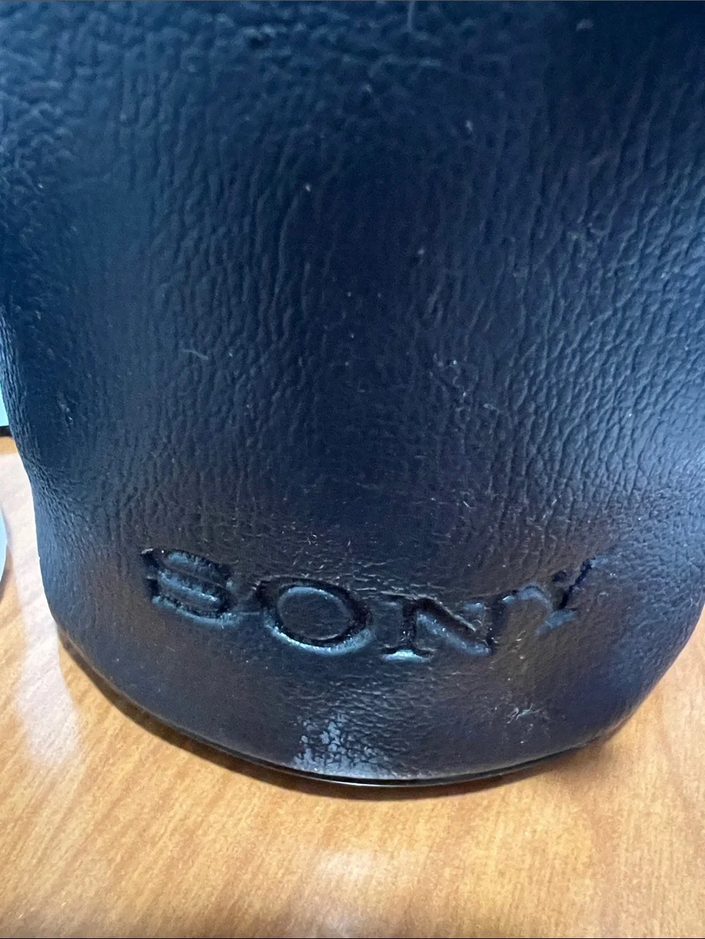 Sony Black Lens VCL-2046 with Black Leather Pouch (Red Interior)